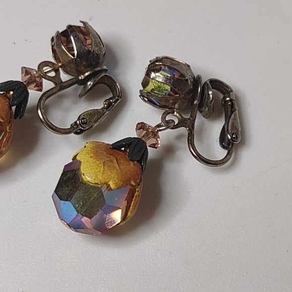 Very Awesome Vintage Glass Bead Dangling Fruit Clip On Earrings - Picture 3 of 16